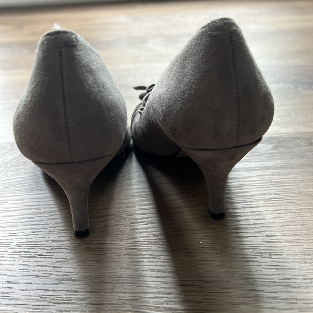 Grey Heels - Picture 4 of 5
